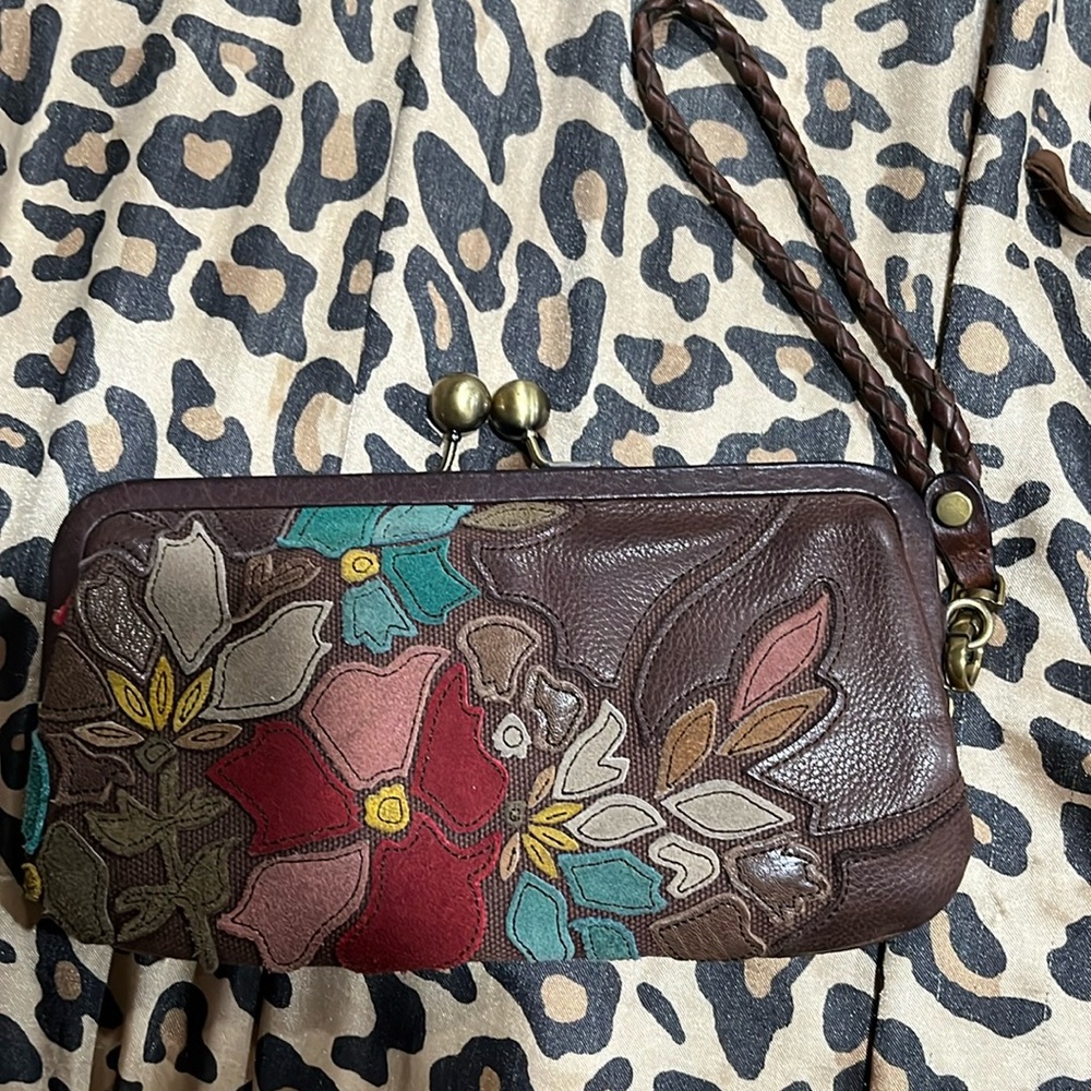 Fossil clutch